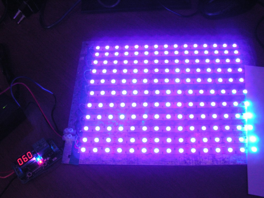 Форум светодиоды. Светодиодная матрица для засветки фоторезиста. Матрица УФ светодиодов для засветки фоторезиста. Ультрафиолетовая лампа для засветки фоторезиста. УФ диоды 340 НМ.