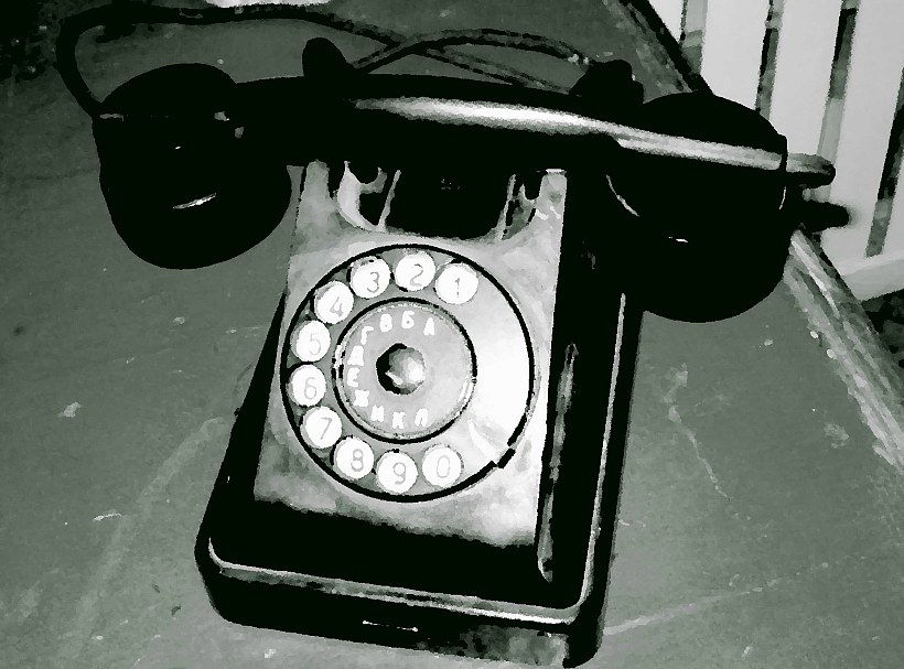 50 90 90 телефон. Старый телефон. Древние телефоны. Старые смартфоны. Огромный старый телефон.