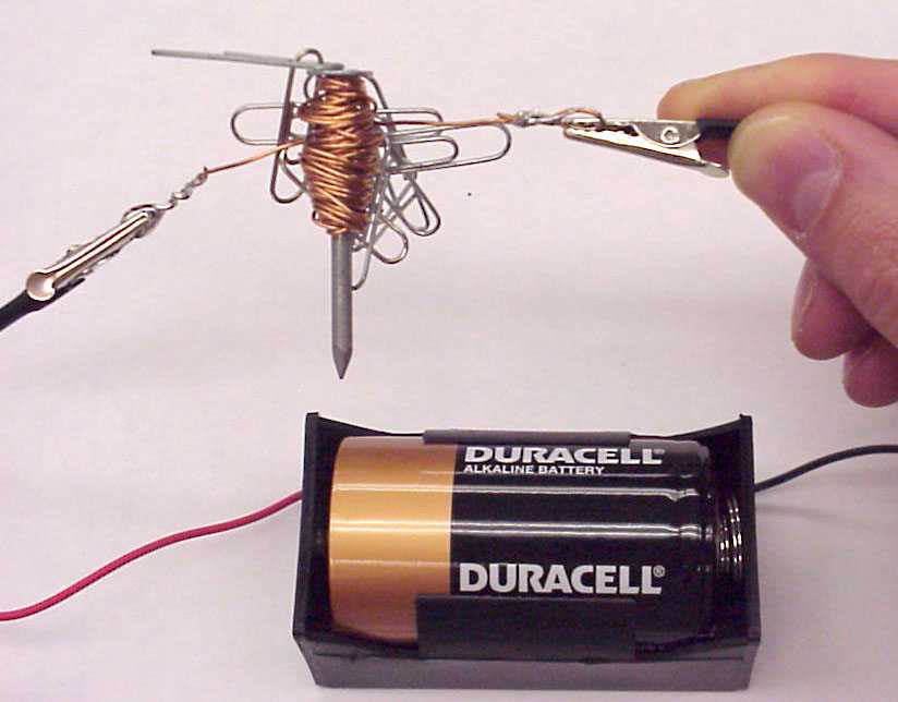 Как построить сильный электромагнит если конструктор дано. Электромагнит на 1.5 вольт. Намотка катушки (электромагнит) на 12 вольт. Электромагнитная катушка 220 вольт своими руками. Катушка магнитная 5 вольт.