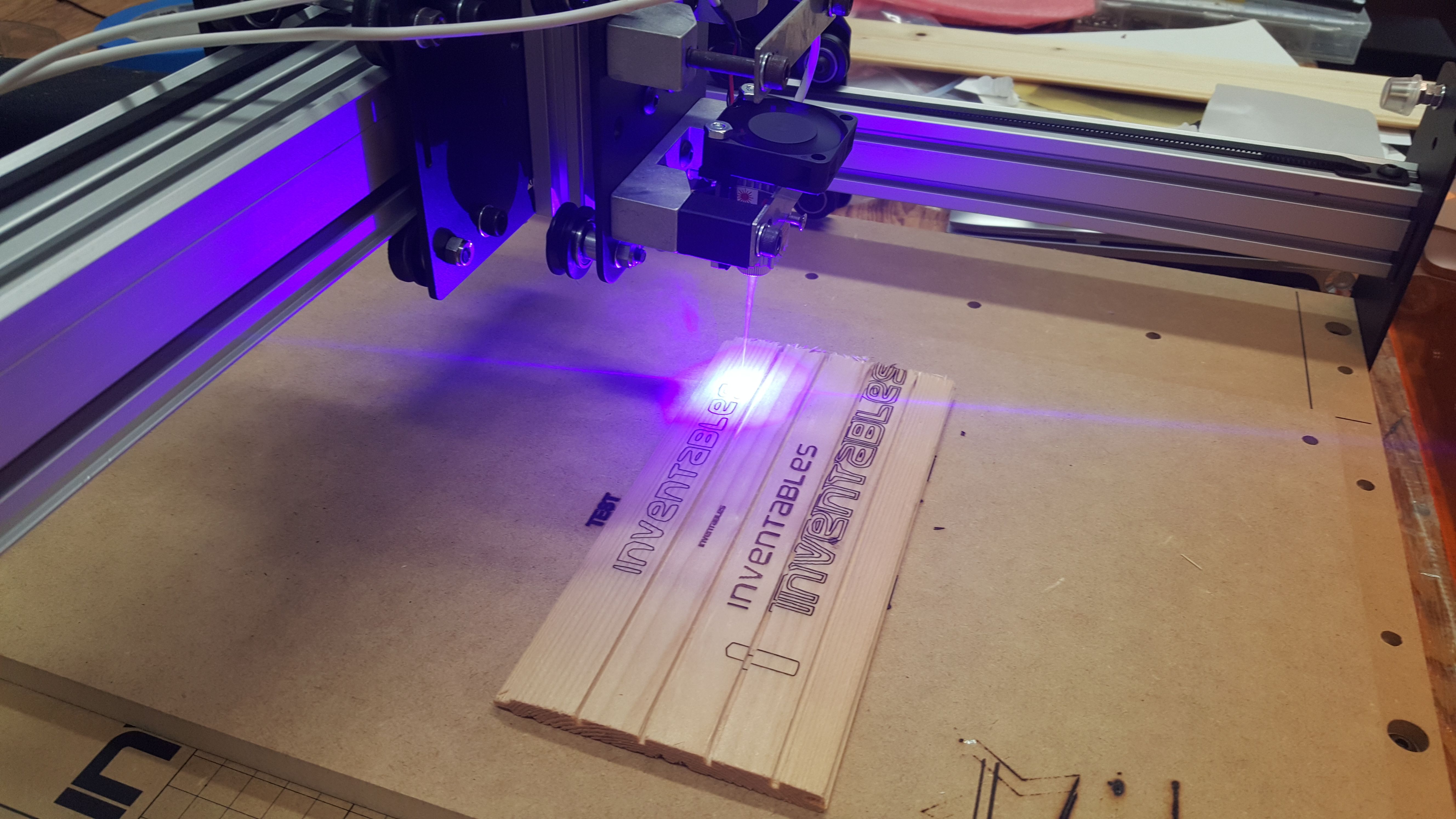 Лазерный фрезерный станок с чпу. Cnc4030 с лазером. Лазерный модуль для резки фанеры. Laser 900 MMC CNC. CNC лазерная резка.