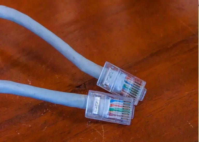 Соединение сетевого интернет кабеля. Соединить 2 кабеля витая пара. РЖ 45 коннектор кабель. Кабель 2 пары в RJ-45. Сетевой кабель rj45.