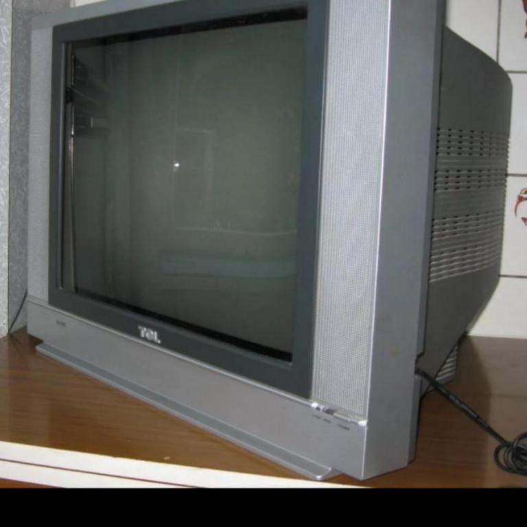 Телевизор обычный куплю. Телевизор TCL кинескопный. Телевизор TCL кинескопный 54. Телевизор самсунг кинескопный 2000. Телевизор самсунг кинескопный 72 см.