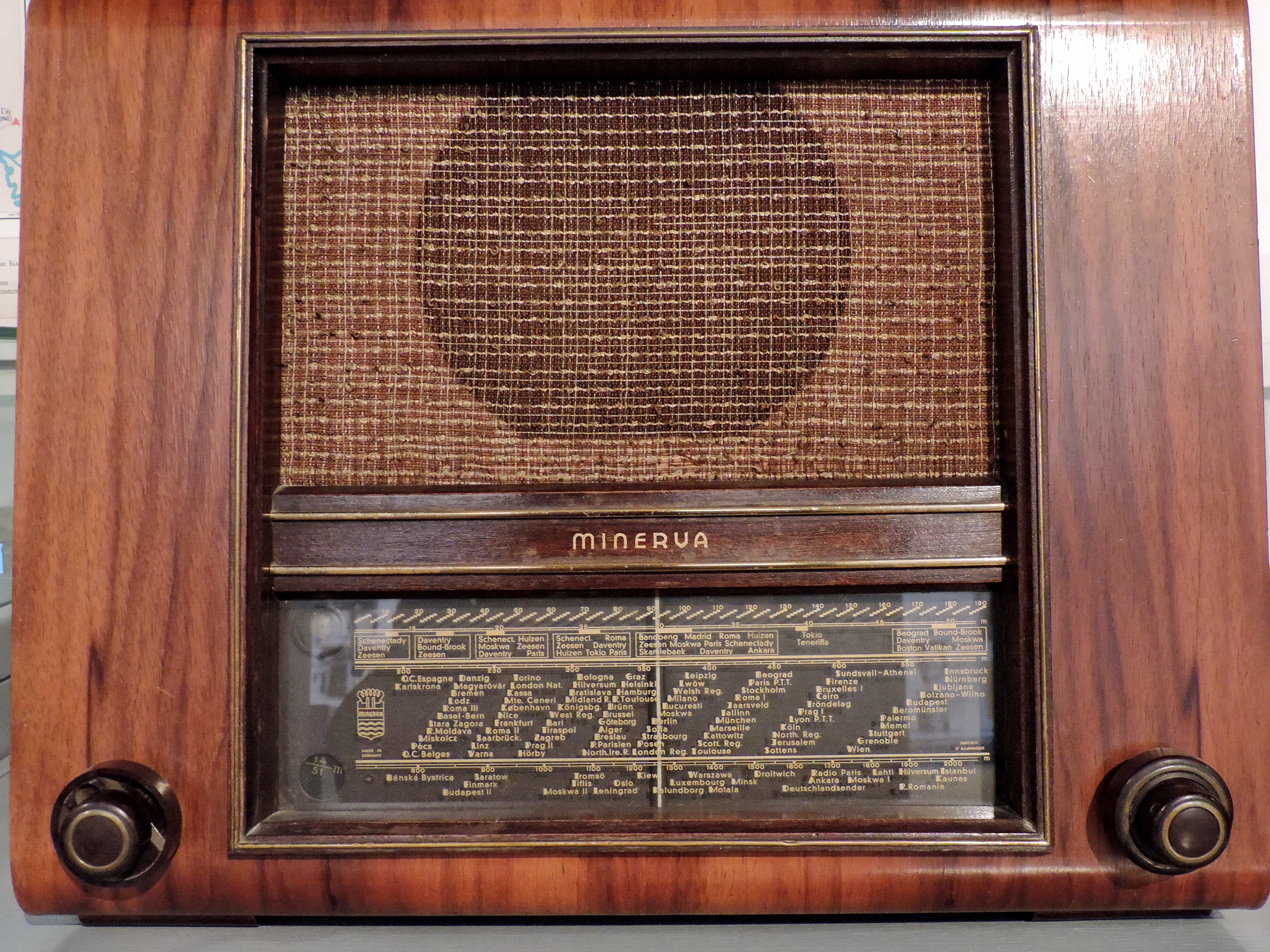 Радио истории на ночь. Радиоприемник си 1930е годы. Радиоприемник Маркони 1938 г. Радиоприёмник 1917. Радиоприемник 20 века.
