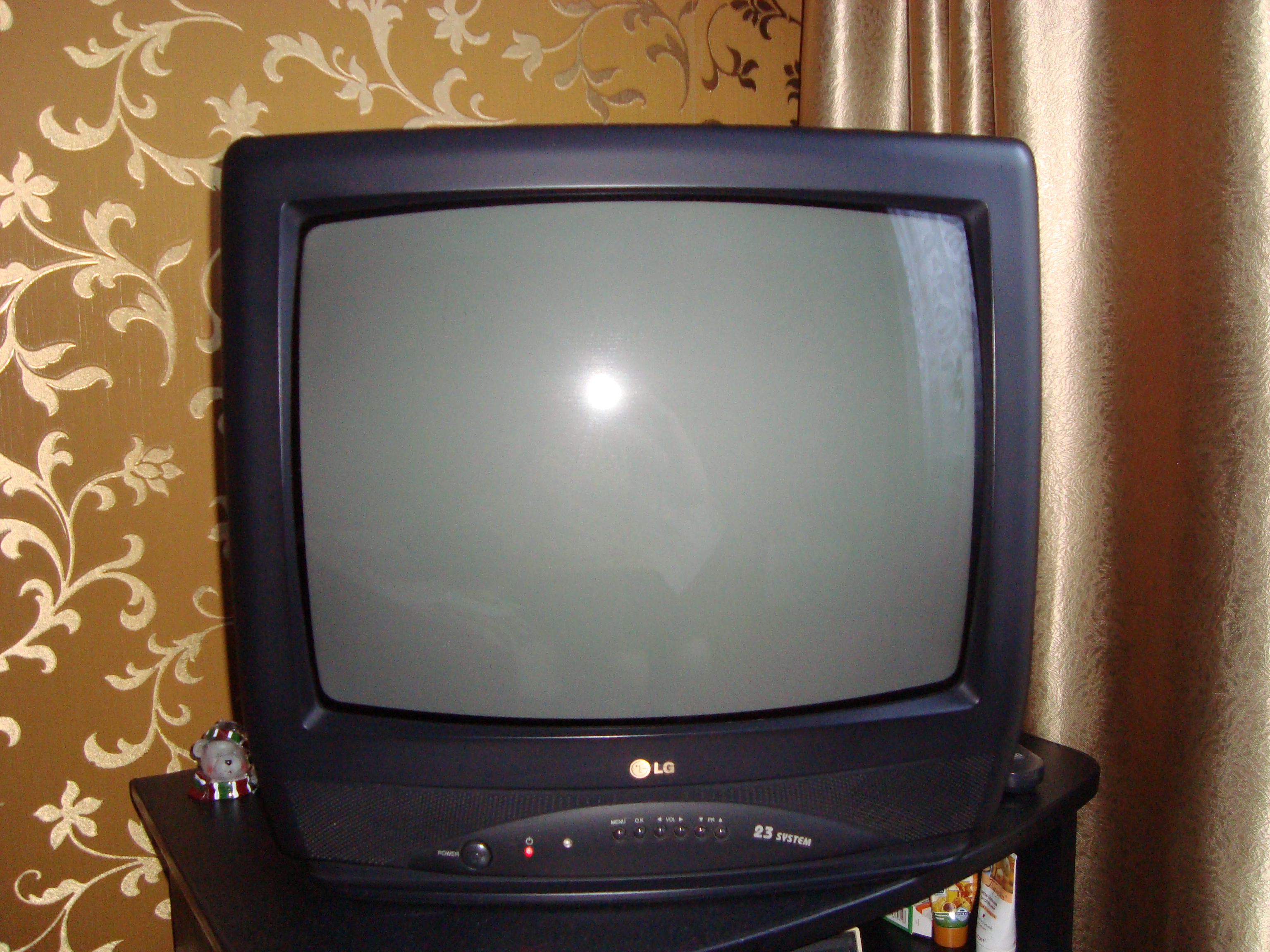 Телевизор lg 23. LG 21 дюйм кинескопный. Телевизор LG 21 дюйм кинескопный. Телевизор LG CF-21f39. LG CF 20f30.