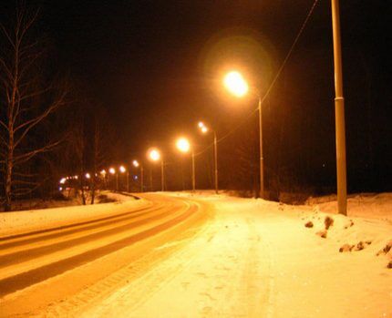 Освещение магистрали натриевыми лампами