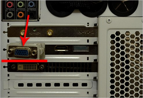 Монитор не подключается к компьютеру через hdmi. Разъём подключения монитора к системному блоку. Разъем для монитора в системном блоке. Кабель соединения монитора с системным блоком компьютера. Провод к системнику от монитора к системнику.